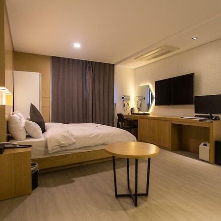 The City Hotel Jeonju Zewnętrze zdjęcie