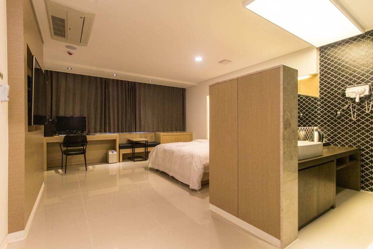 The City Hotel Jeonju Zewnętrze zdjęcie