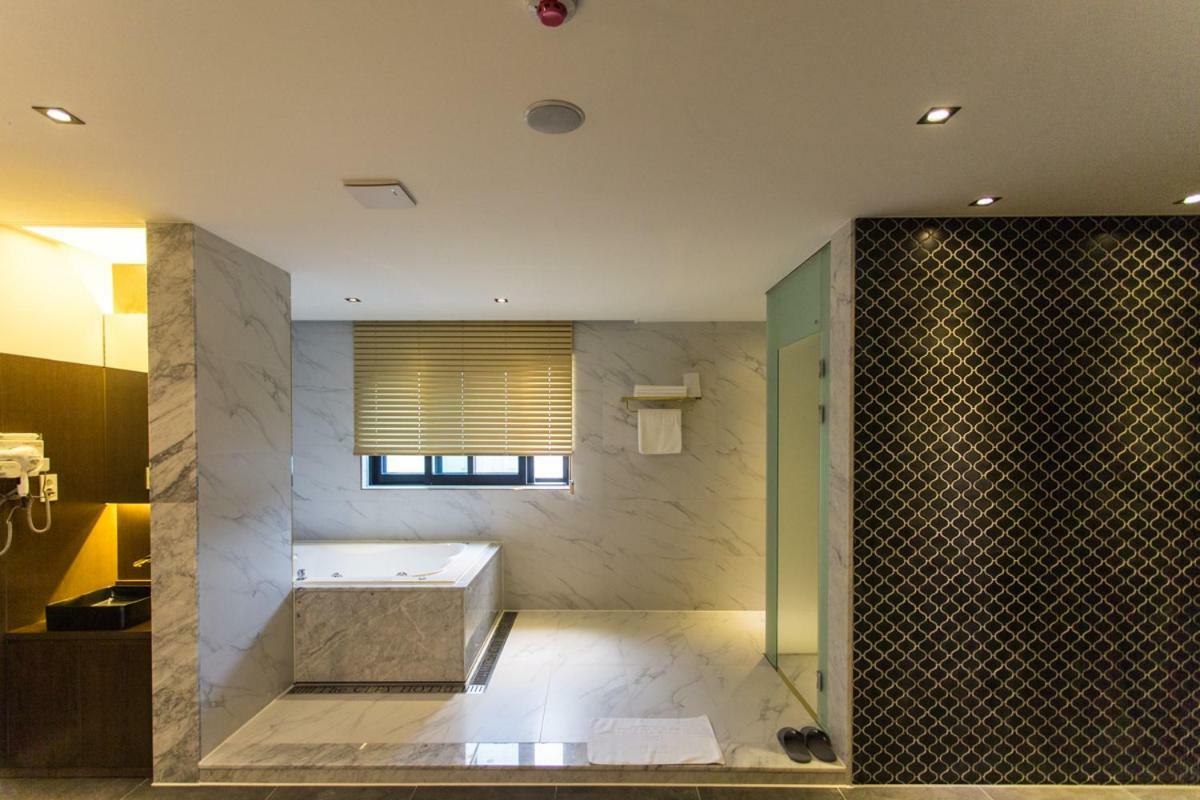 The City Hotel Jeonju Zewnętrze zdjęcie