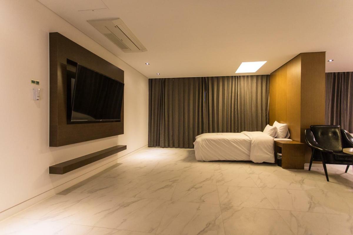 The City Hotel Jeonju Zewnętrze zdjęcie