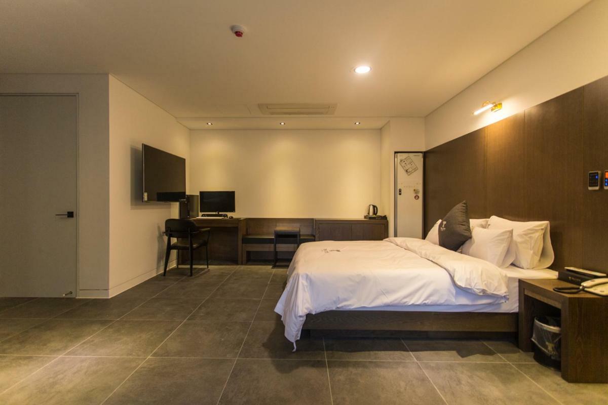 The City Hotel Jeonju Zewnętrze zdjęcie