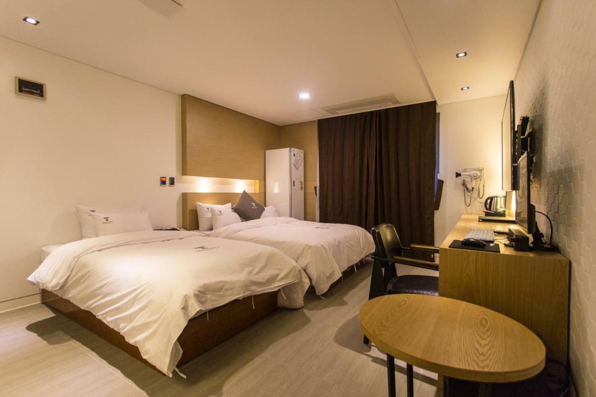 The City Hotel Jeonju Zewnętrze zdjęcie